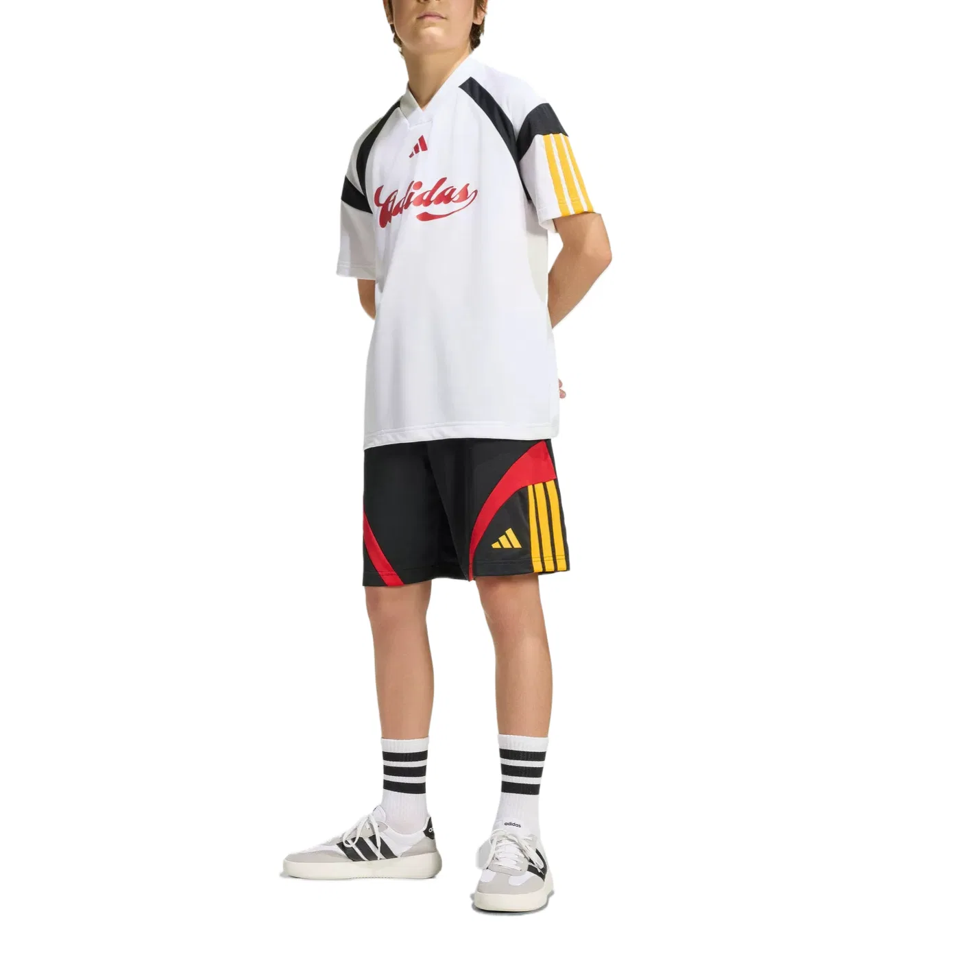 Детская футболка с v-образным вырезом moderate Adidas, White/Energy Red/Black — фото 4