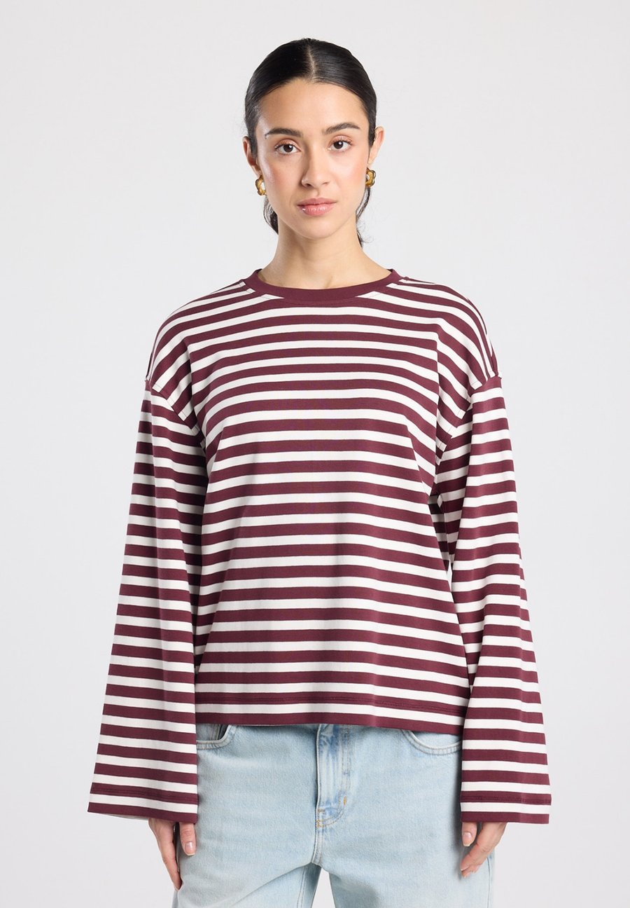 

Топ America Today LANGARM, Bordeaux