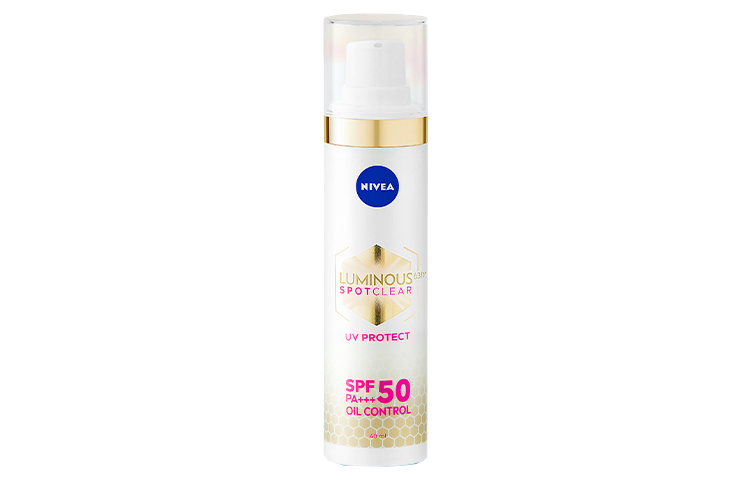 Набор Nivea Luminous630: дневной флюид SPF 50, 40 мл + миниатюры сыворотки для интенсивной борьбы с пигментацией, 10 мл*4 — фото 2