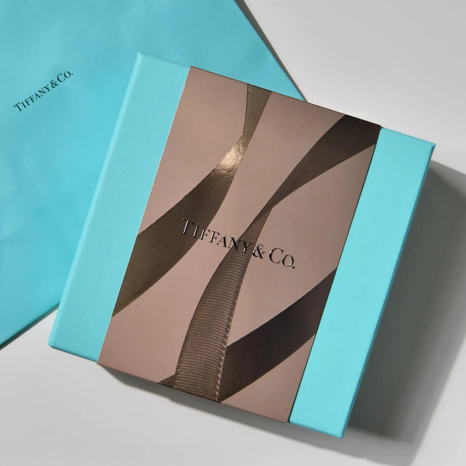 Набор косметики Tiffany Rose Gold Intense с парфюмом 75 мл и лосьоном 100 мл — фото 3