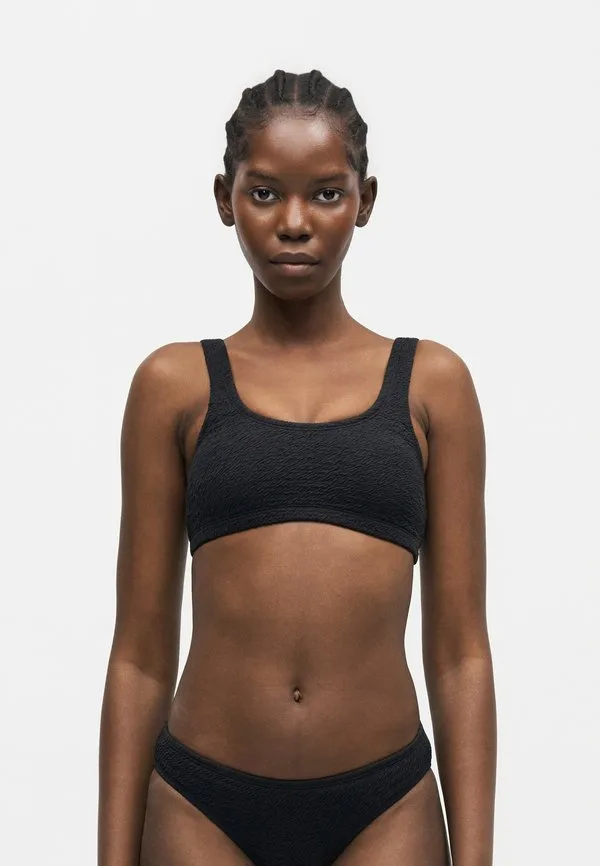 Верхняя часть бикини-бралетта shoreline с присборенными складками Nike Swim, Black