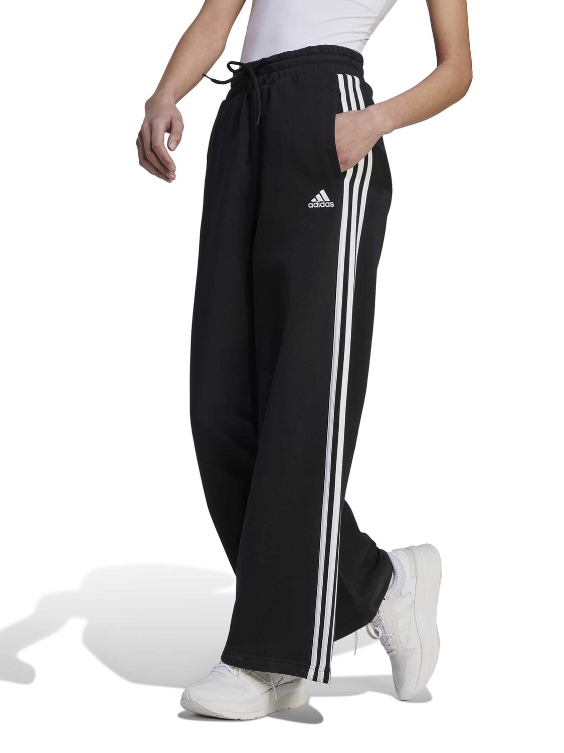 

Спортивные брюки Adidas Sportswear Essentials 3-Stripes, черный