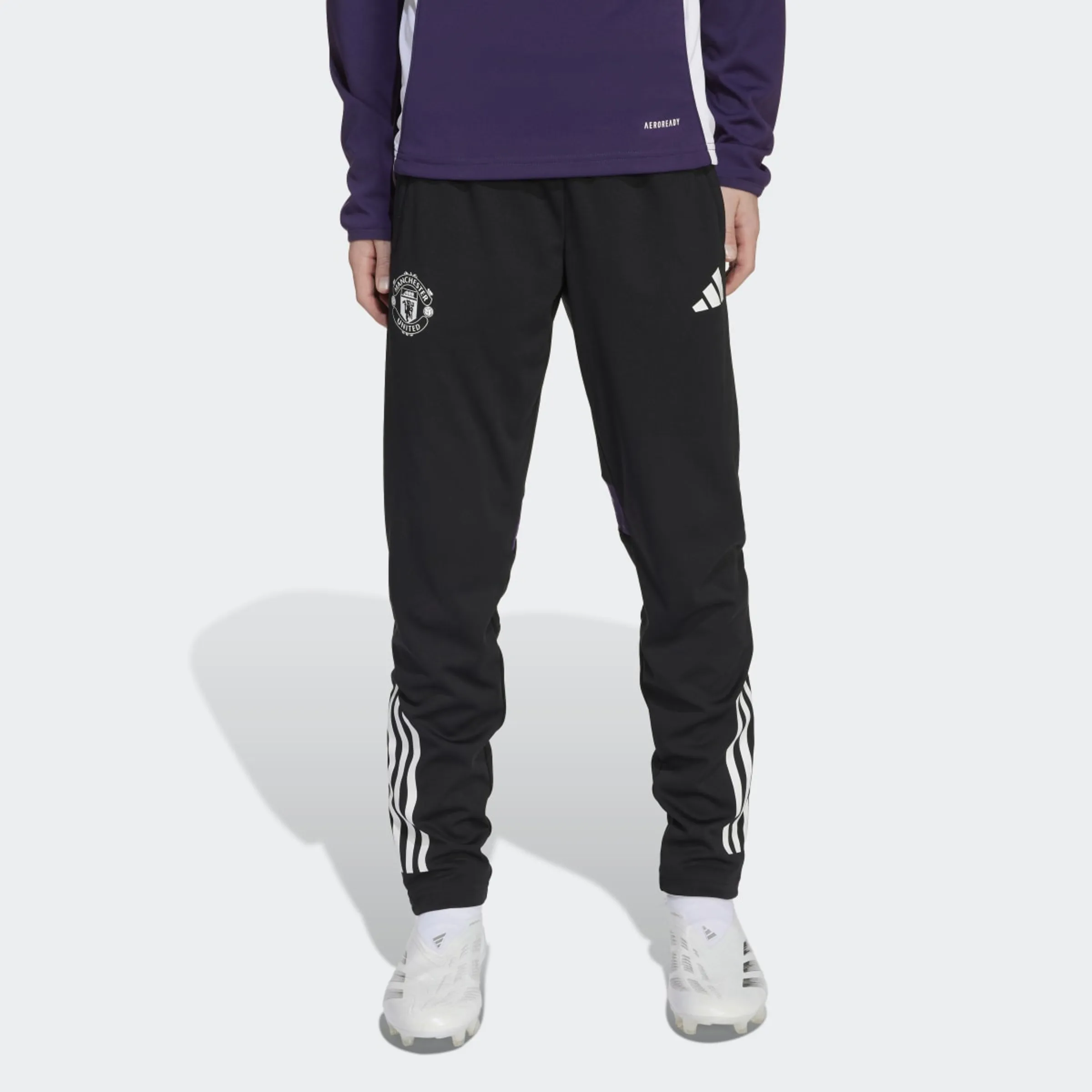 

Детские брюки Manchester United FC 2025-2026 Tiro Competition Adidas, черный