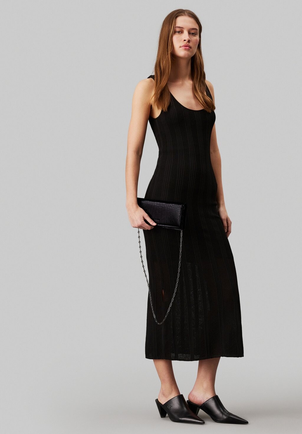 

Клатч GLOW CHAIN MINI BAG Calvin Klein, черный