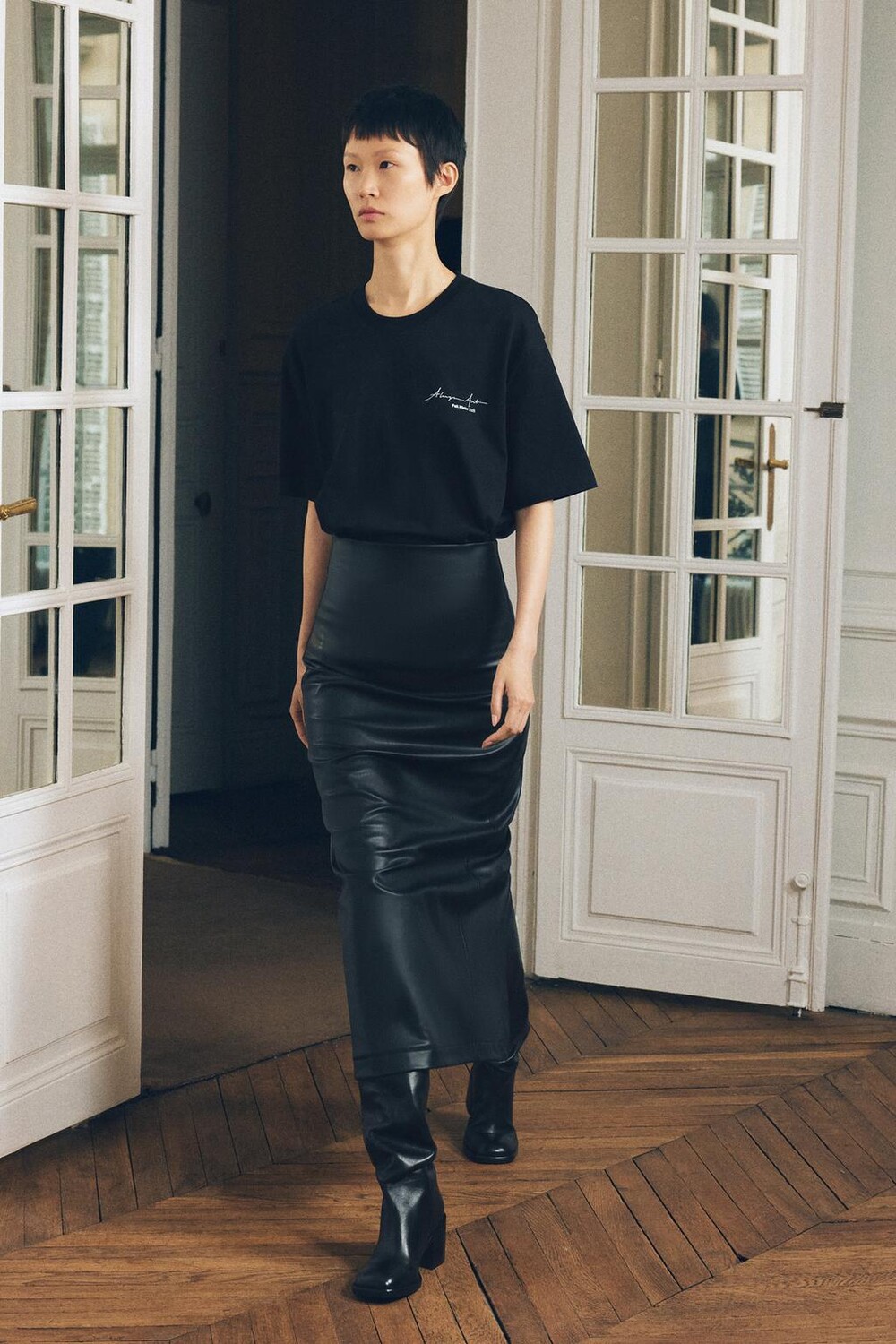 

Футболка с прорезиненным лозунгом ZARA, черный