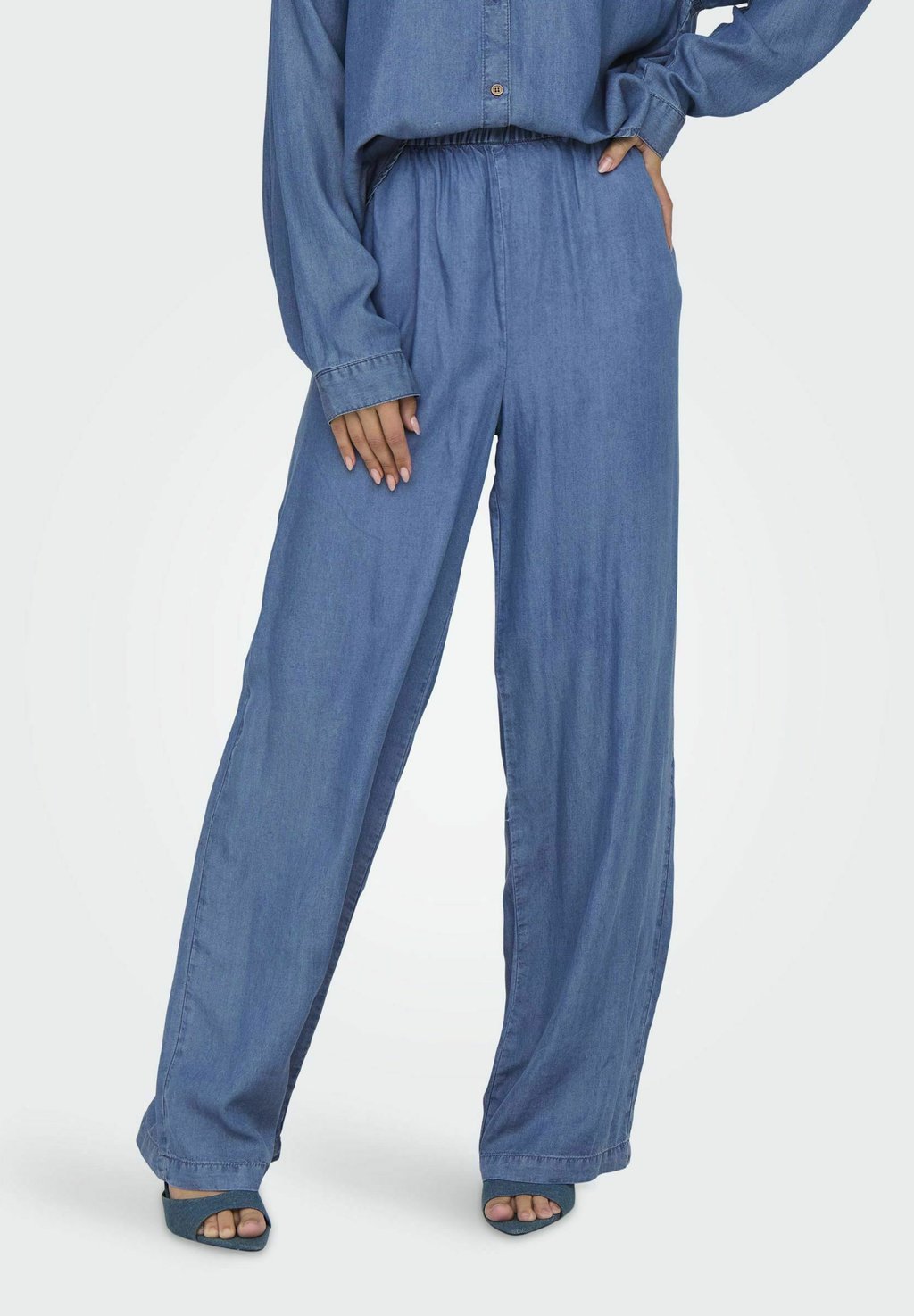 

Брюки CHARIS GERADE GESCHNITTEN ONLY, цвет Medium Blue Denim