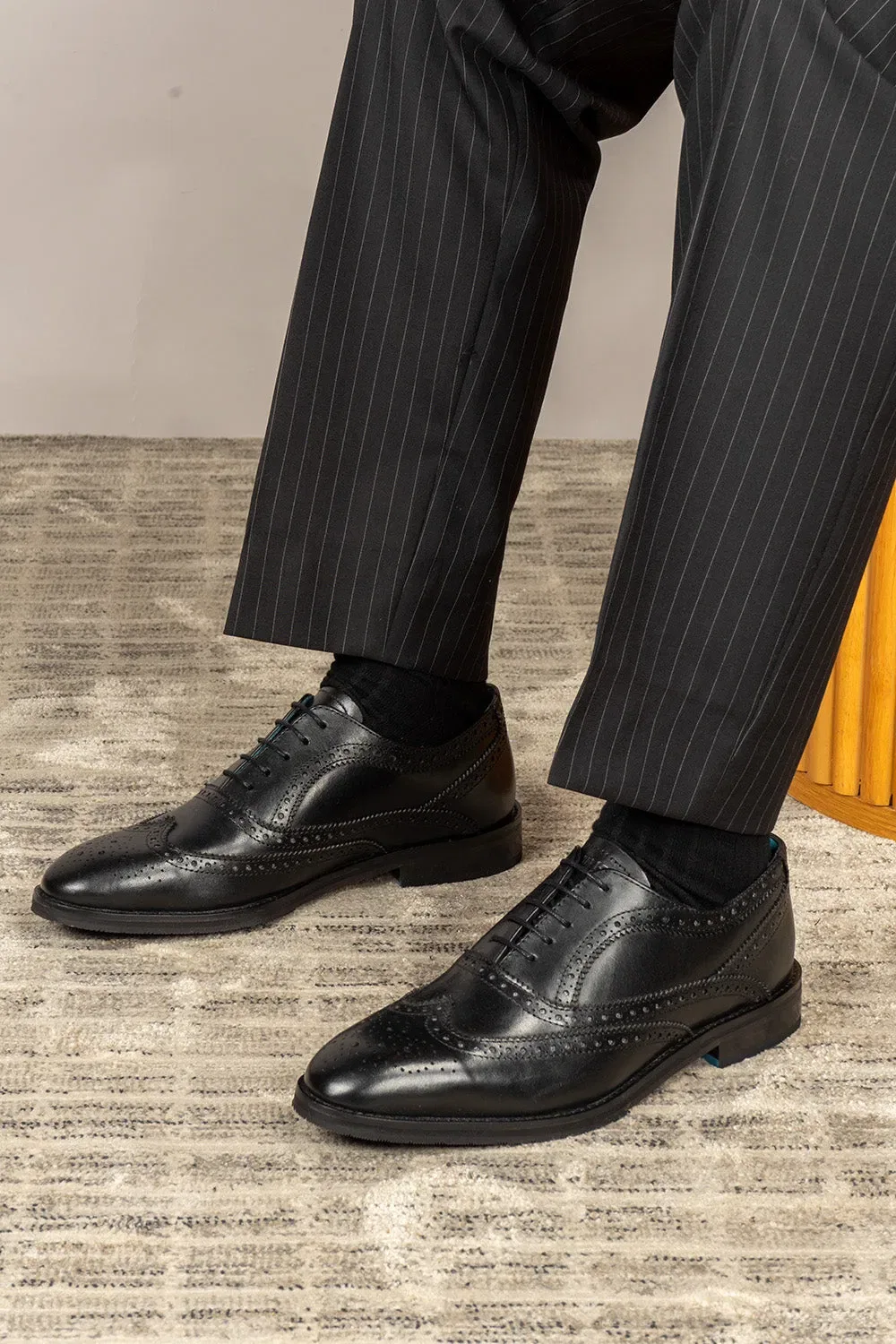 Туфли оксфордские wingtip из кожи Oswin Hyde, черный — фото 2