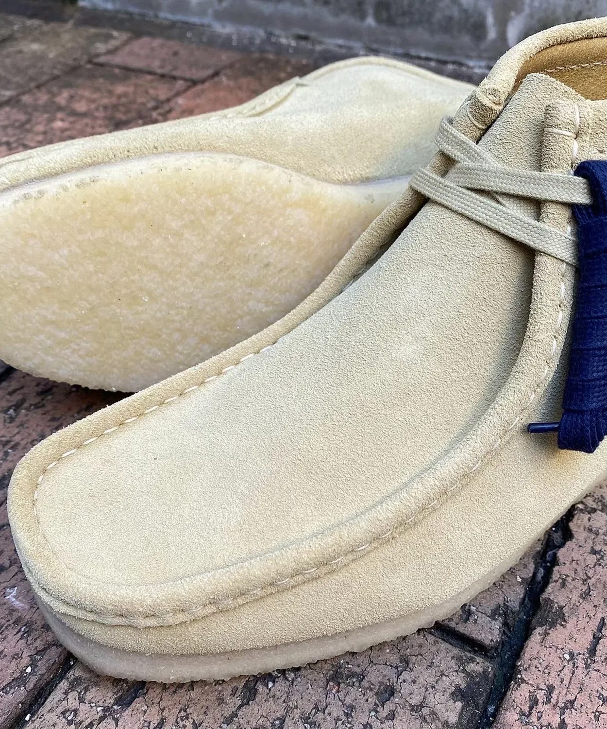 Ботинки Wallabee Boot из замши, Clarks, бежевый — фото 3