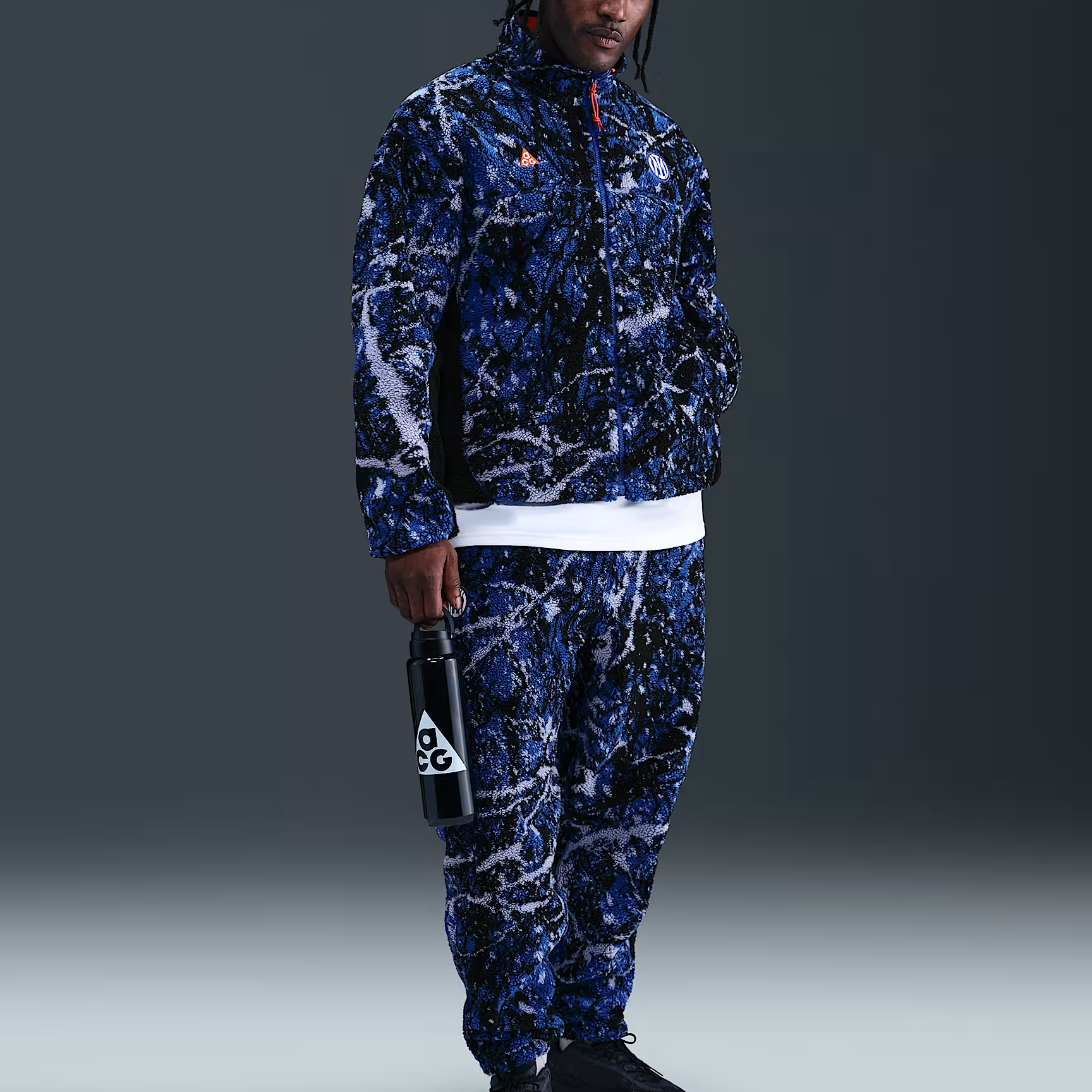 Куртка ACG THERMA FIT ADV Canwell Glacier Velvet feel мужская Nike, белый/ultra синий/safety оранжевый/белый — фото 3