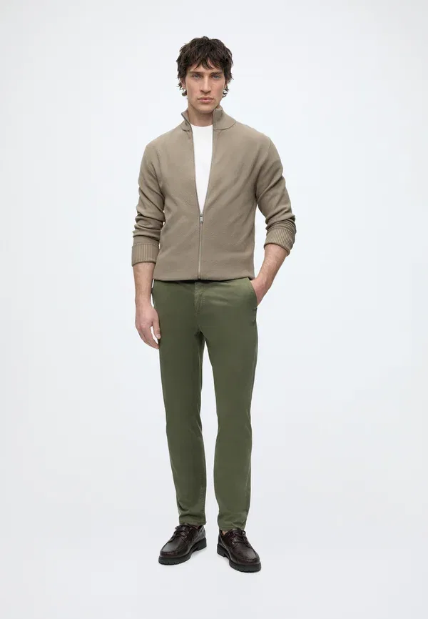 Брюки чинос Boss Chino tapered chinos, зеленый — фото 2