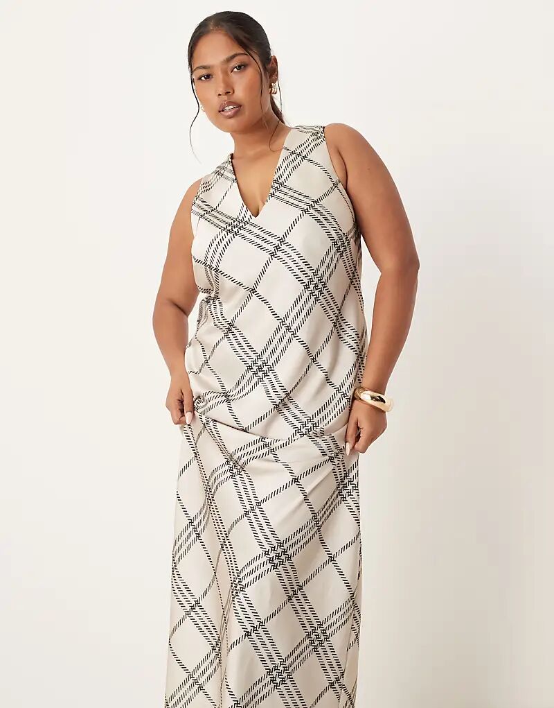 

Платье-комбинация миди из атласа ASOS DESIGN Curve с V-образным вырезом в белую и черную клетку Asos Curve