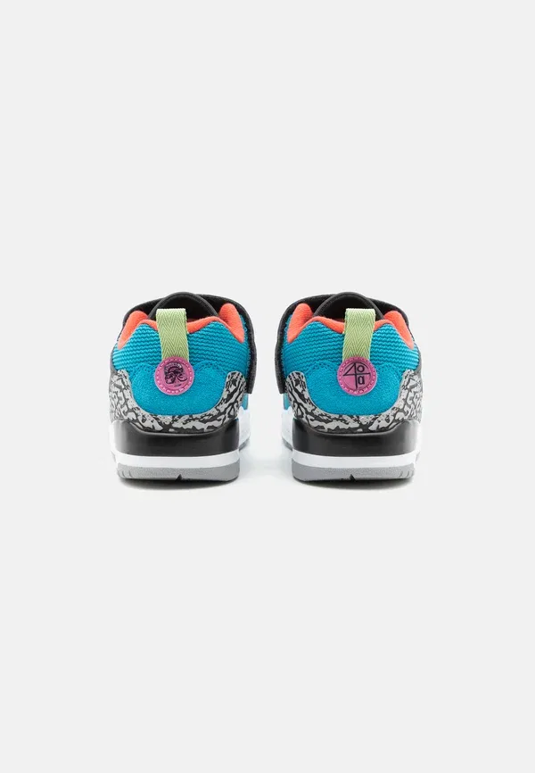 Кроссовки Spizike Jordan, neo turquoise/vivid green/light crimson/cosmic fuchsia/sky teal, бирюзово-зеленый с розово-фуксиевым и небесно-бирюзовым — фото 3