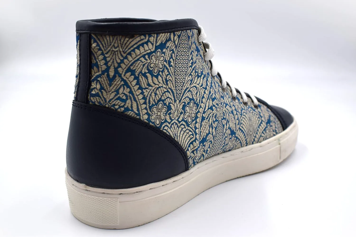 

NEKTA /ke'nekt/ Мужские модные кроссовки с шнуровкой из кожи / Повседневная обувь NEKTA \/ke'nekt\/, серебристый/синий