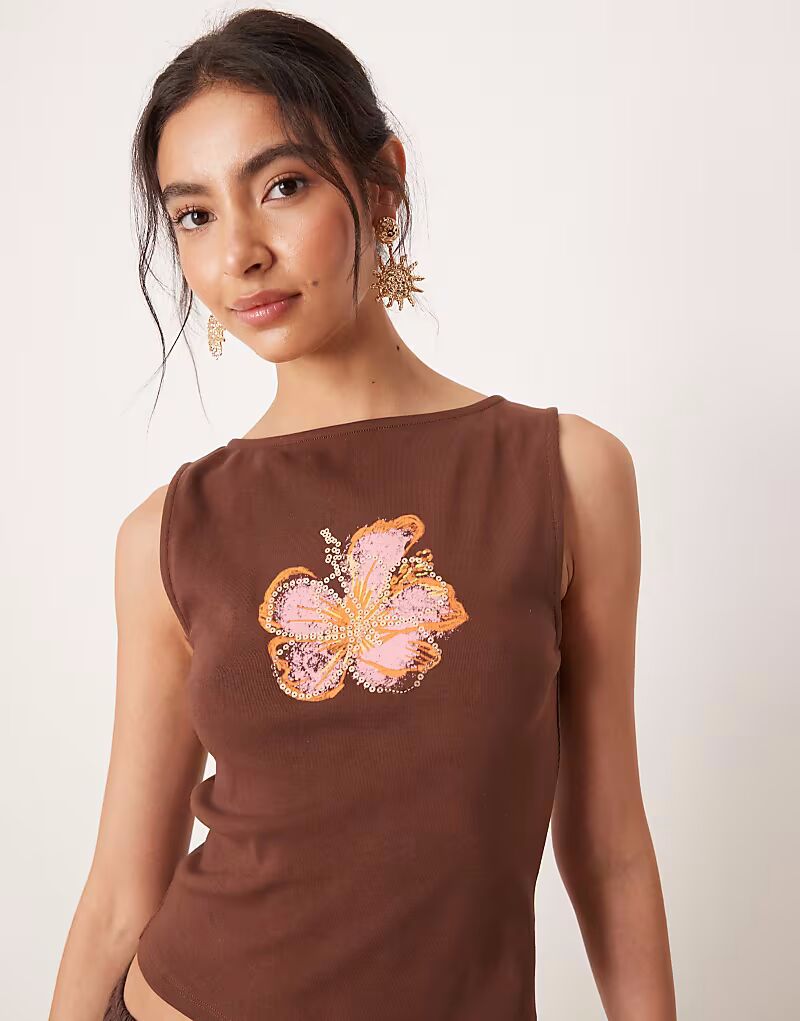 

Майка ASOS DESIGN с косым вырезом и принтом из ярких пайеток коричневого цвета
