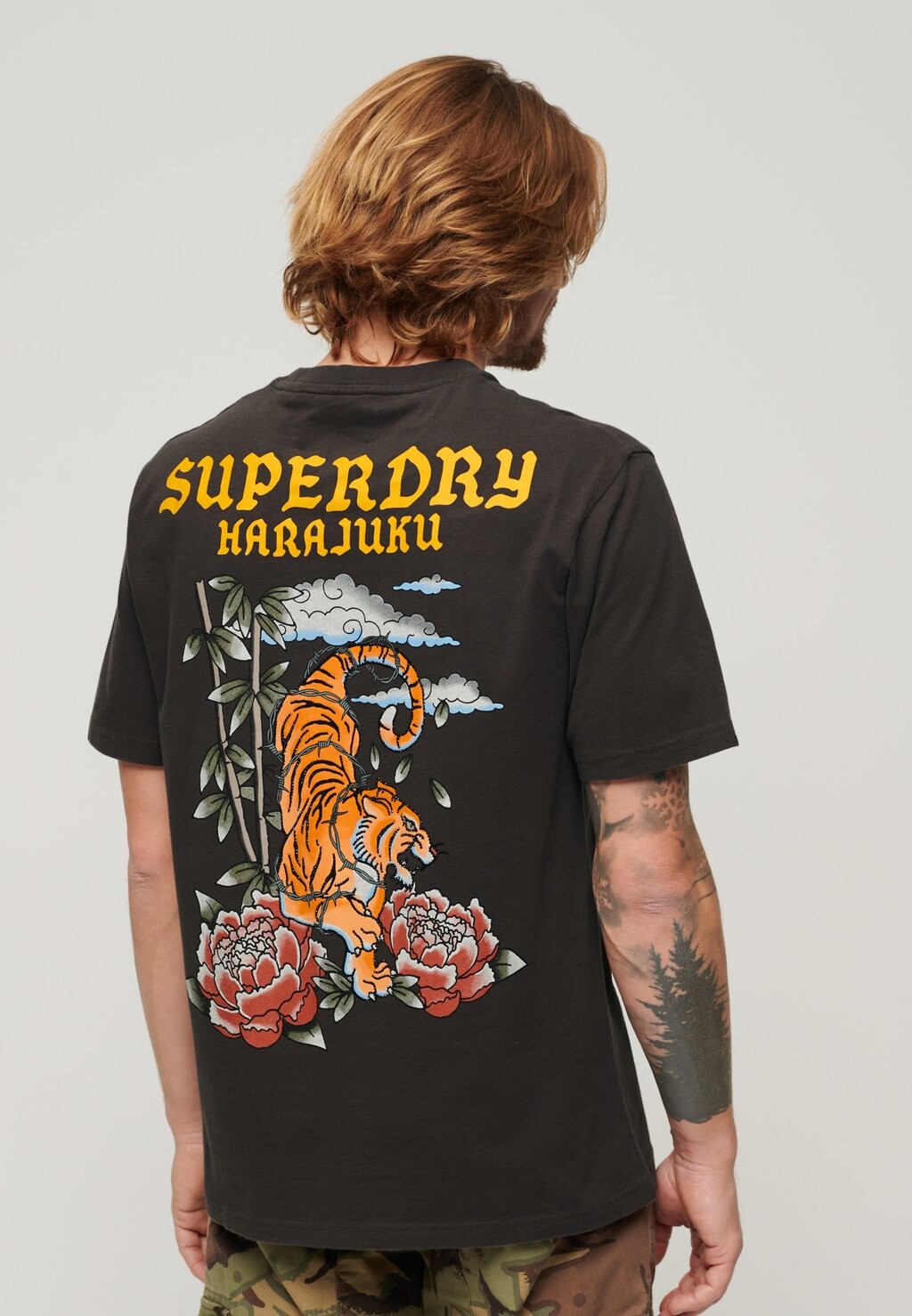 

Футболка с принтом TATTOO GRAPHIC Superdry, цвет vintage black
