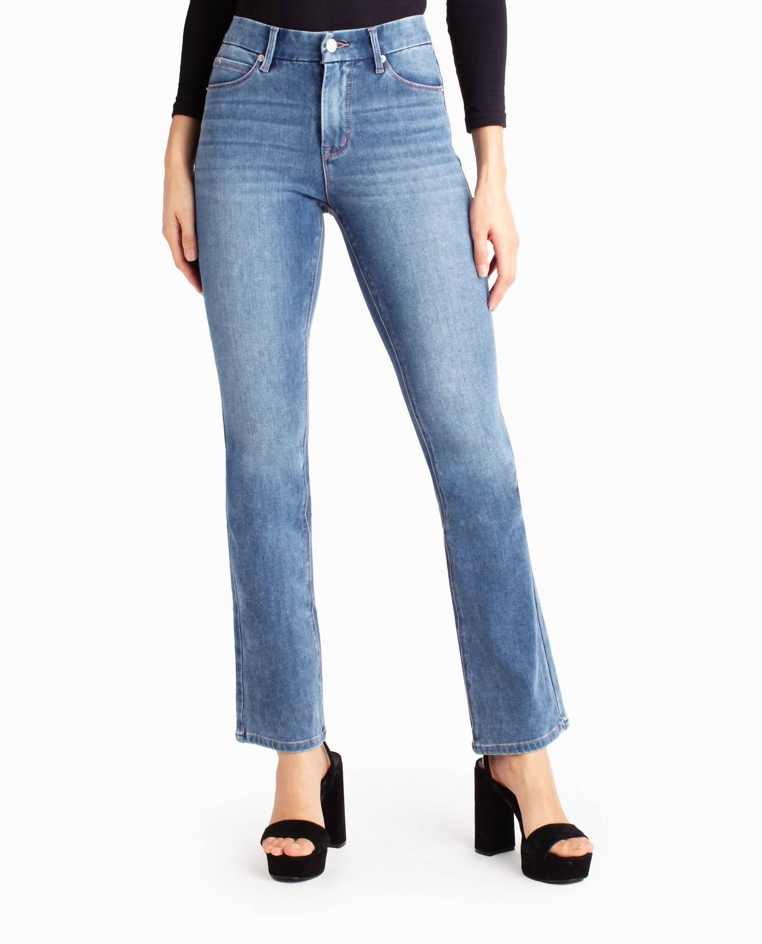 

Джинсы Kensington High Rise Boot Jeans, средне-голубой цвет Nicole Miller