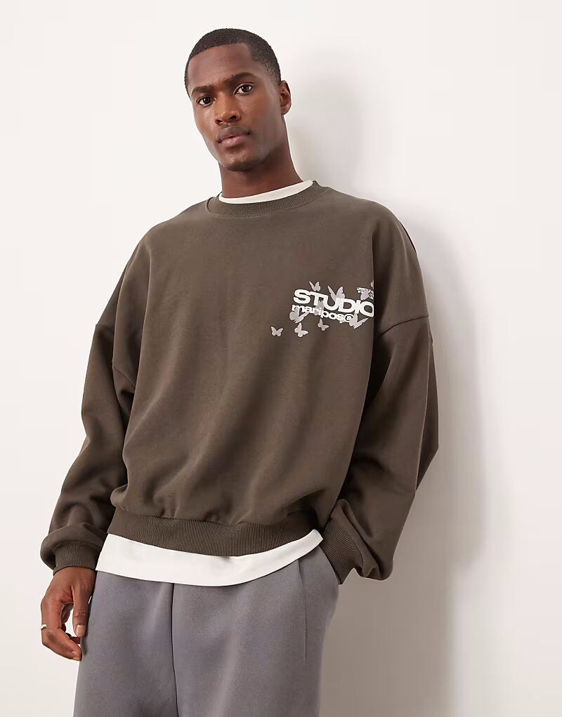 

Толстовка свободного кроя ASOS DESIGN коричневого цвета с принтом на груди и очень большого размера