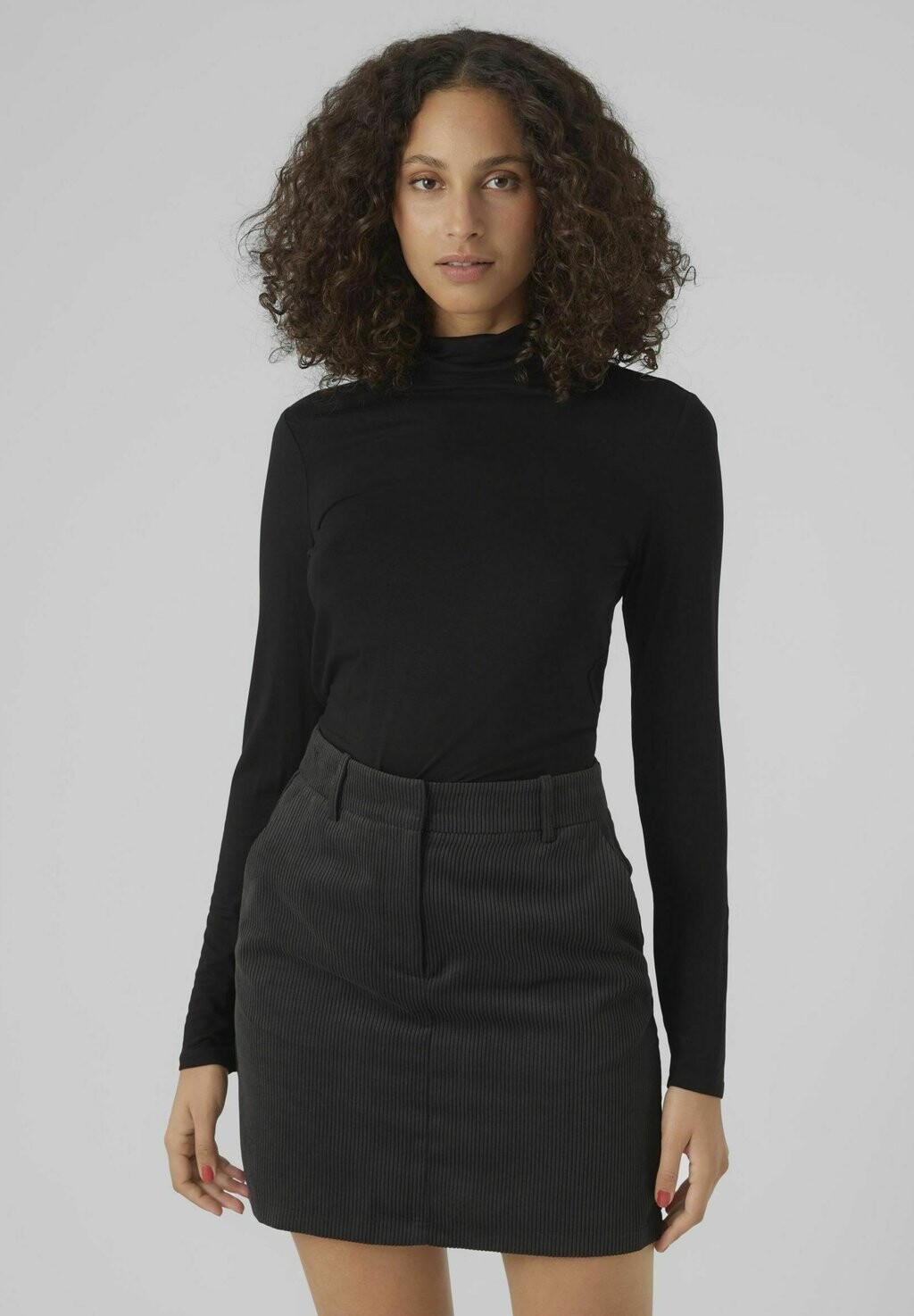 

Топ с длинными рукавами VMALBERTE ROLLNECK JRS NOOS Vero Moda, черный