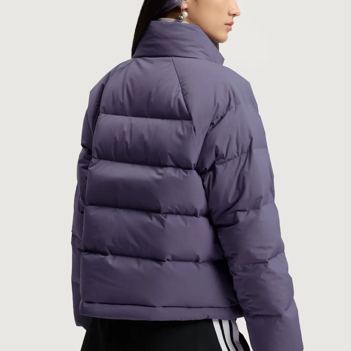 Расслабленная куртка FW25 HELIONIC Climawarm Down для женщин Adidas, мягкий фиолетовый — фото 4