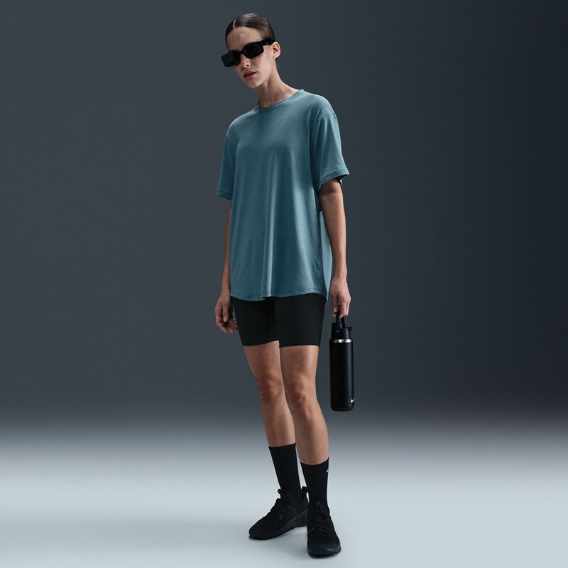 

Рубашка с нк один расслабленный df ss топ Nike, мультиколор