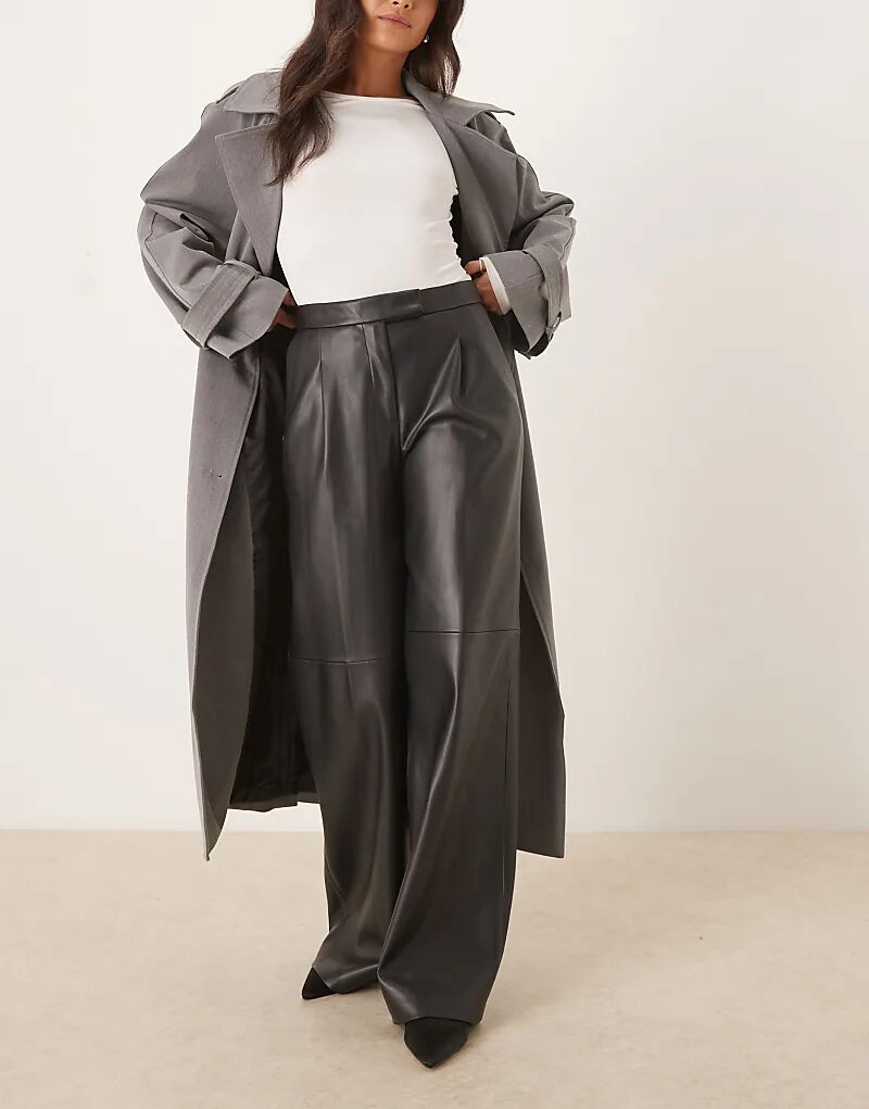 

Брюки прямого кроя Mango Riga из искусственной кожи черного цвета