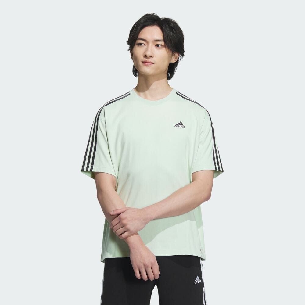 

Футболка Adidas [Worn by JO1 member Aomi Kaneshiro] Essentials Plus Loose Fit Three Stripes Short Sleeve T-Shirt, цвет Linen Green