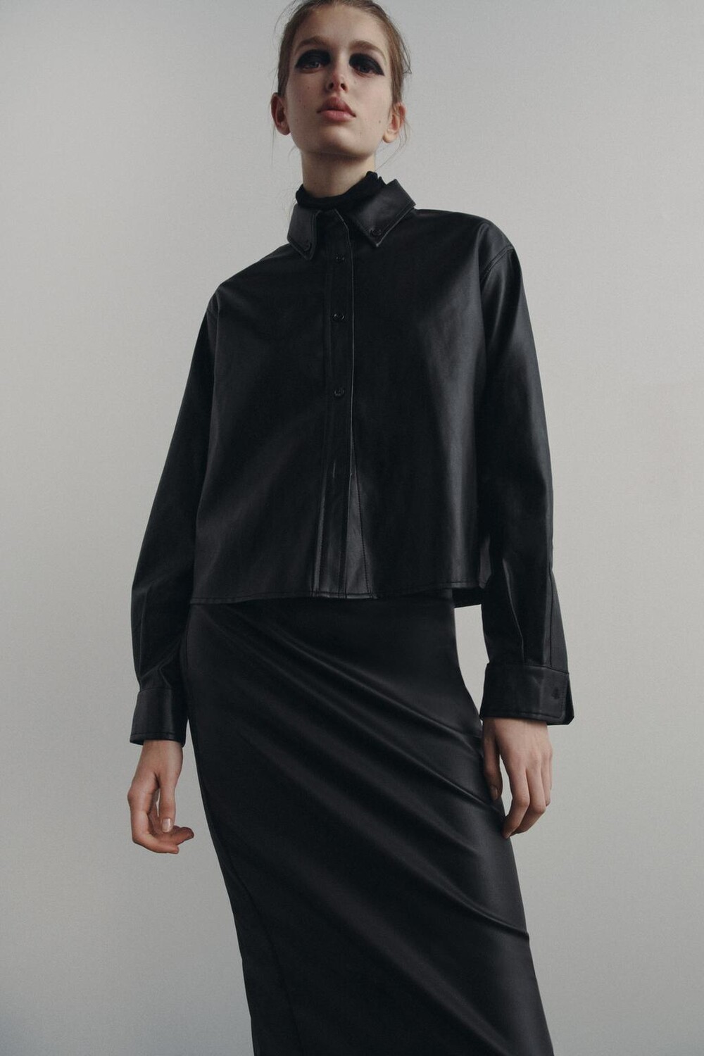

Рубашка из искусственной кожи ZARA, черный