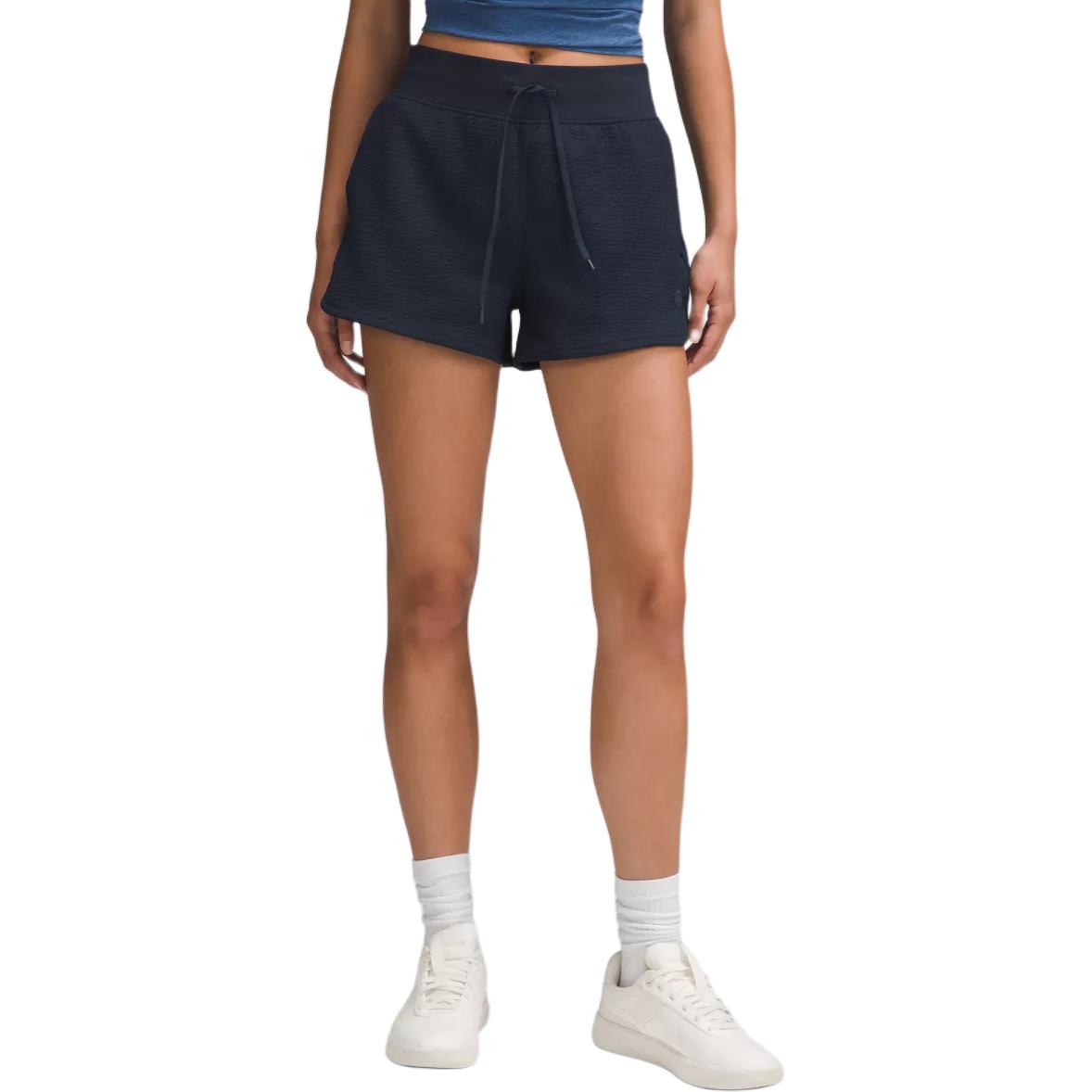 

Женские спортивные шорты Lululemon, белый/цвет BONE