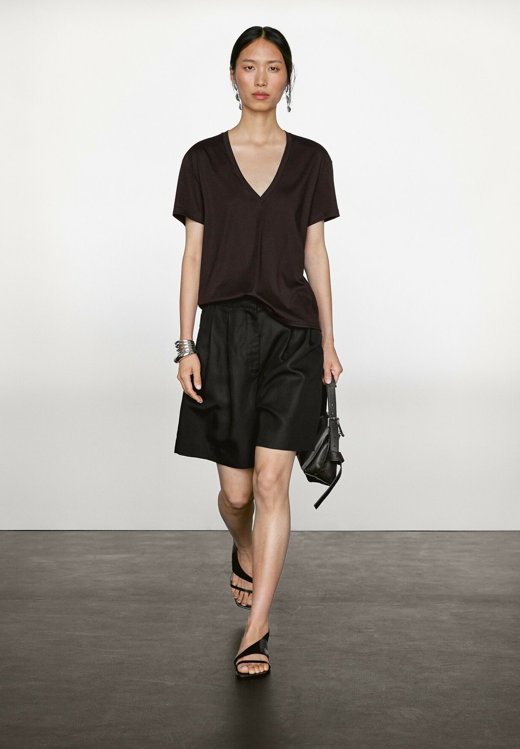 Базовая футболка Massimo Dutti, темно-коричневый — фото 2