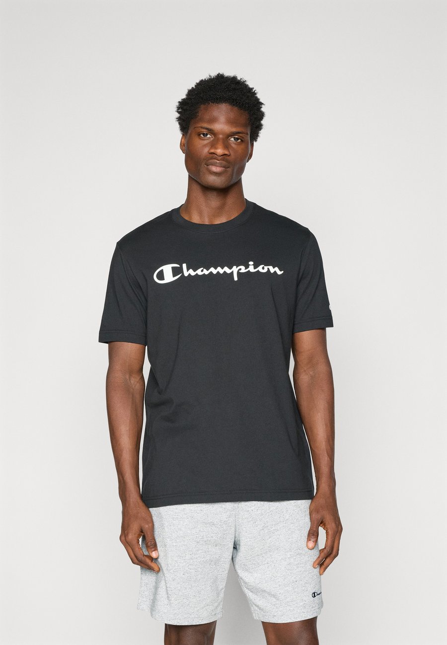 

Футболка Champion BASCIS CREWNECK LARGE LOGO, Black, Черный, Футболка Champion BASCIS CREWNECK LARGE LOGO, Black