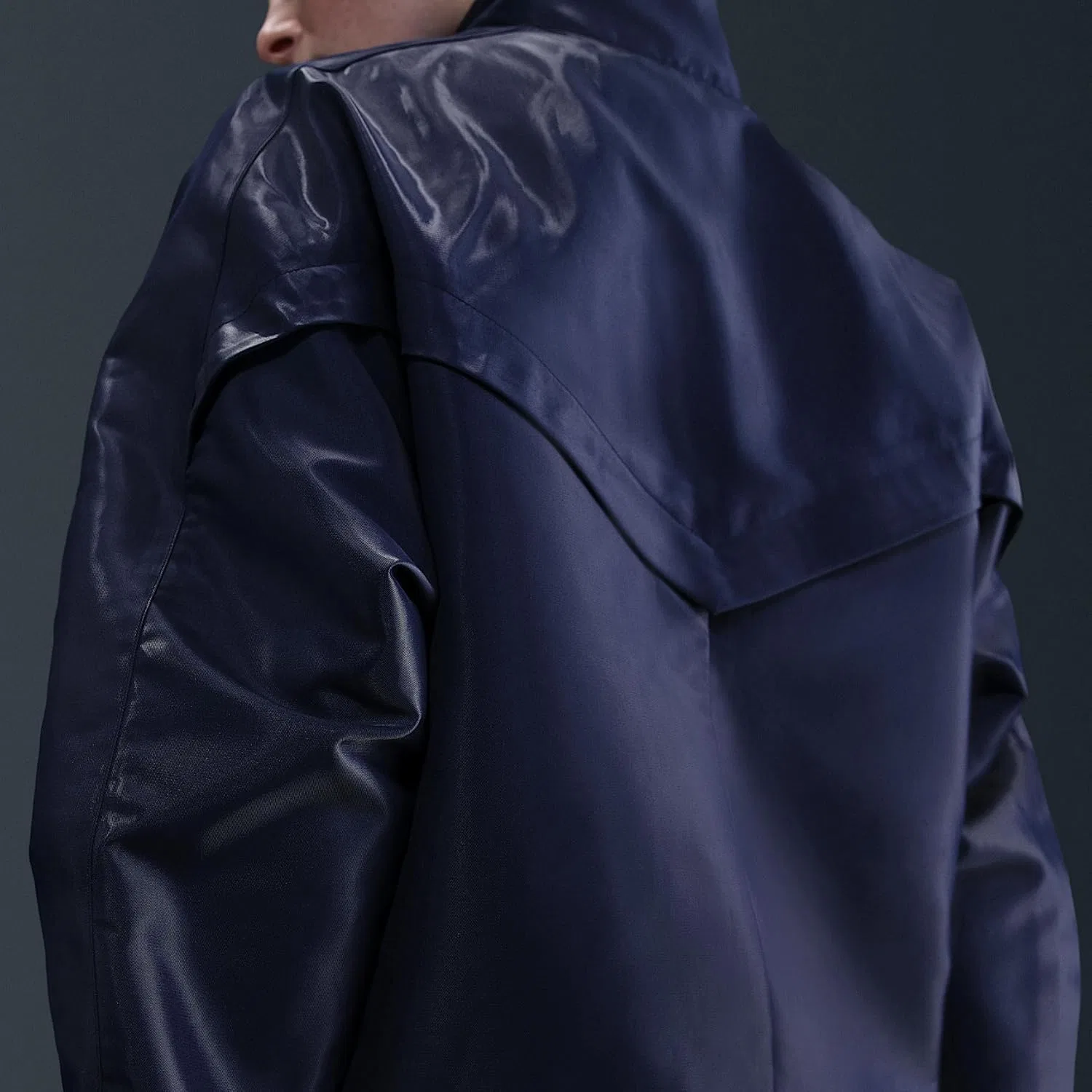 Куртка женская Nike Windrunner, цвет Midnight Navy/Sail — фото 2