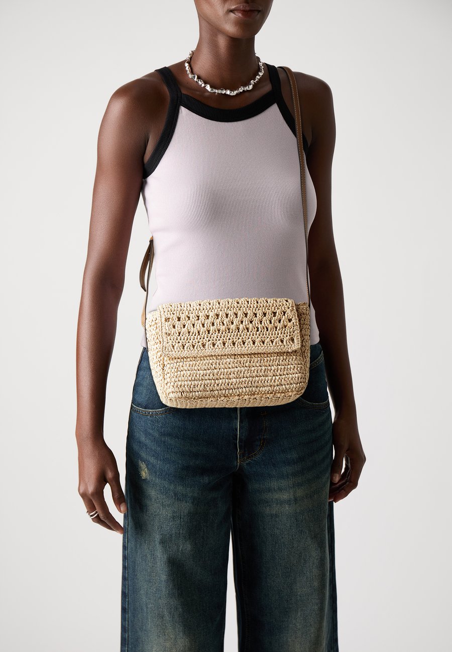 

Сумка кросс-боди PARFOIS CROSSBODY BAG ALVITA, Natural/Beige