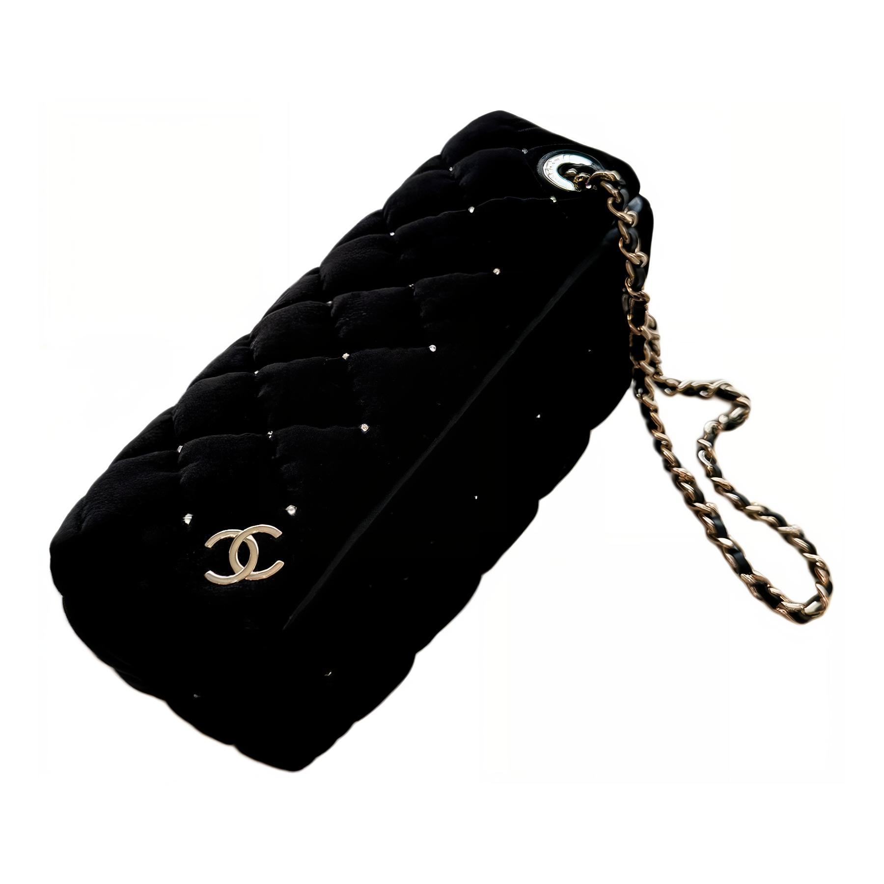 

CHANEL Бархатный клатч