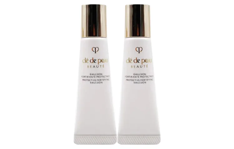 Clé De Peau Beauté Эссенс лосьон-сыворотка увлажняющая освежающая, образец 12 мл*2, 12ml*3 — фото 2