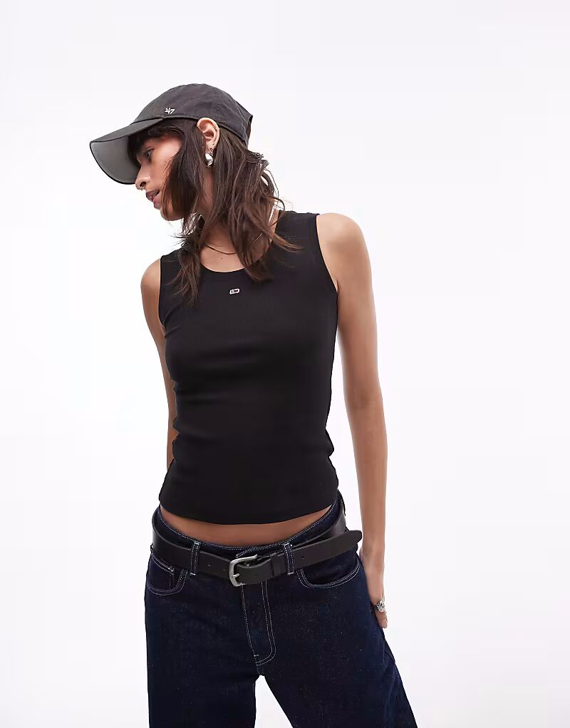 

Майка Tommy Jeans Essential в рубчик черного цвета