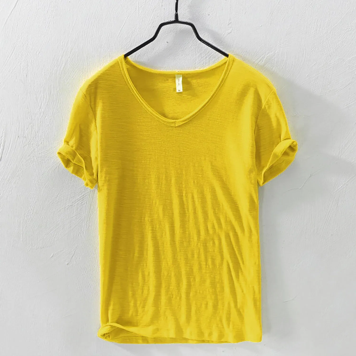 Мужская футболка с V-образным вырезом, хлопковая, свободного кроя, Yellow — фото 2