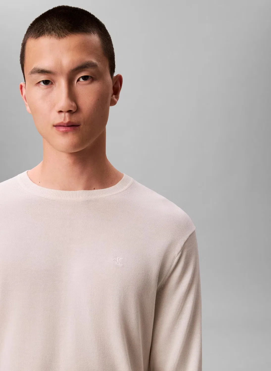 Пуловер хлопковый классический Casual pullover sweater Calvin Klein, тофу — фото 3