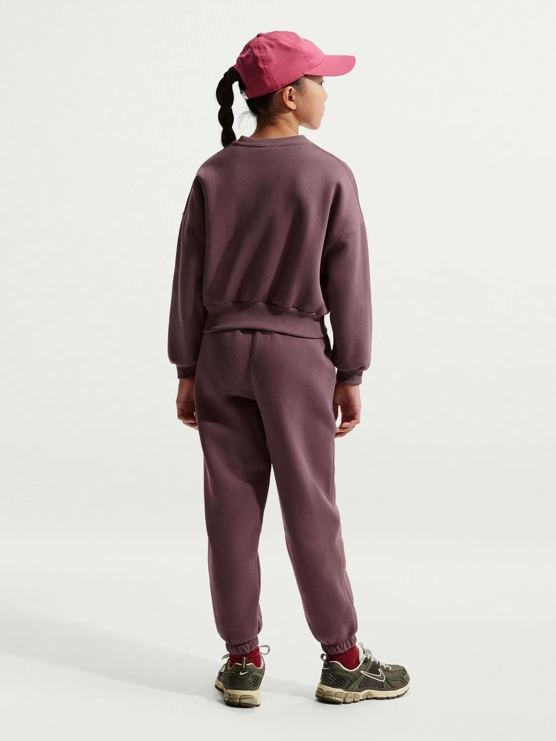 Свитшот с вышивкой Nike Club Nike, тату-коричневый — фото 2
