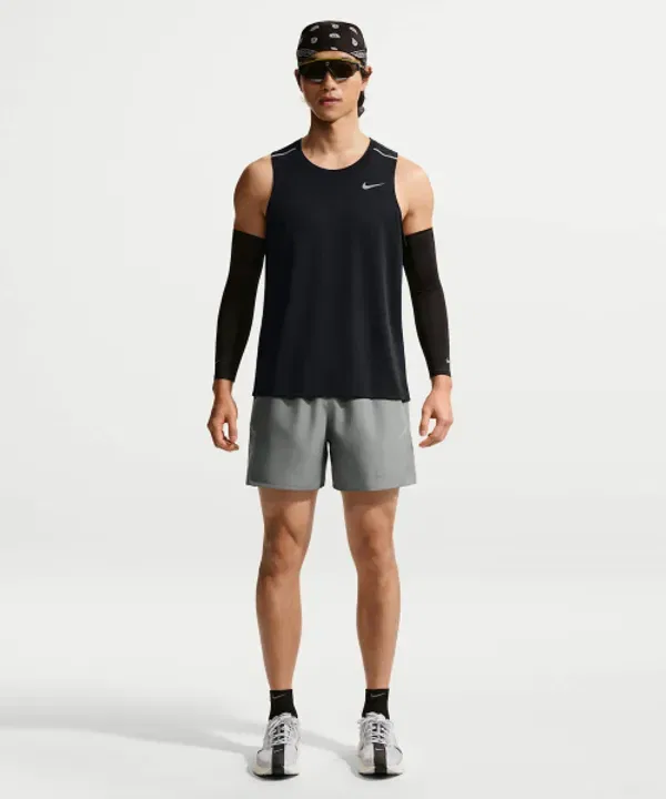 Майка беговая Dri-FIT Nike, черный — фото 4