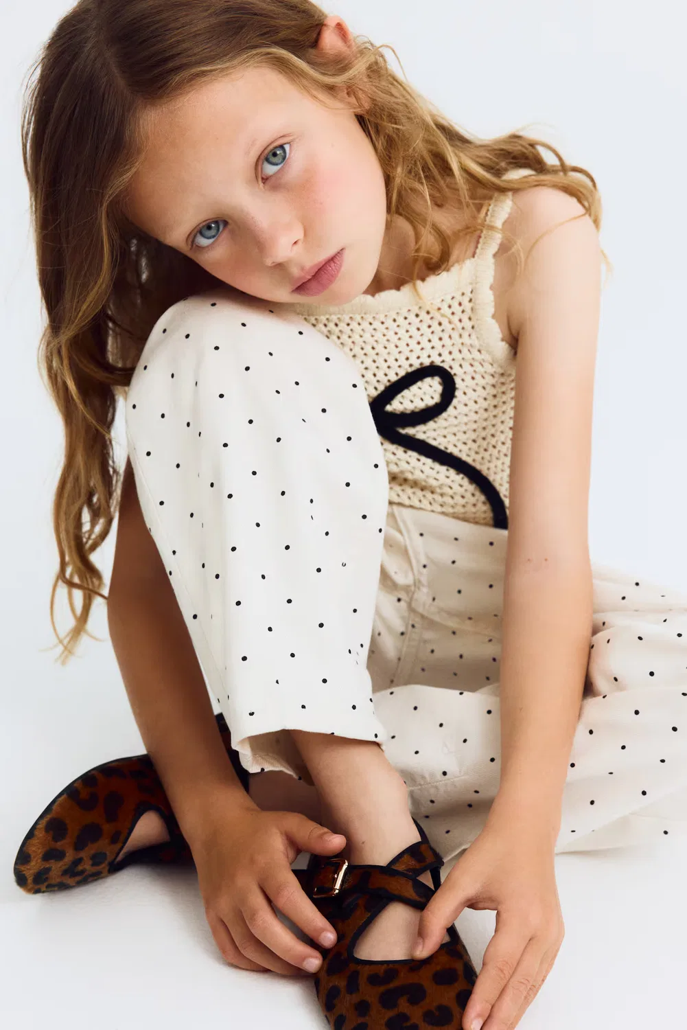 Брюки из хлопчатобумажной саржи с широкими штанинами H&M, Cremefarben/Polka Dots — фото 2