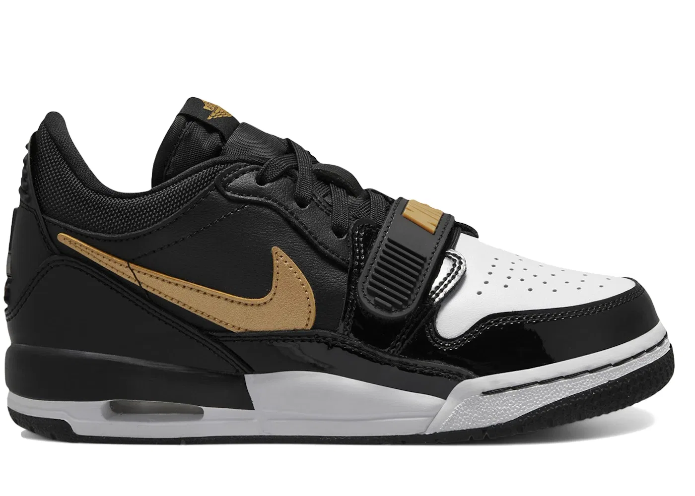 Детские кроссовки Lifestyle Jordan Legacy 312 Low Jordan, Black/White/Metallic Gold