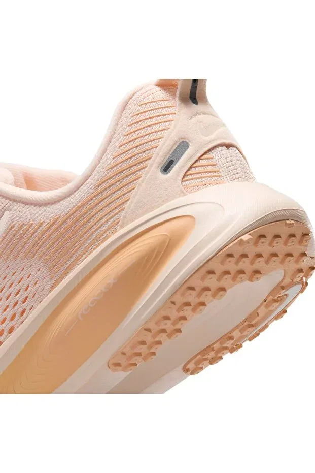 Детские кроссовки для девочек беговые Vomero 18 GS Nike, Beige — фото 3
