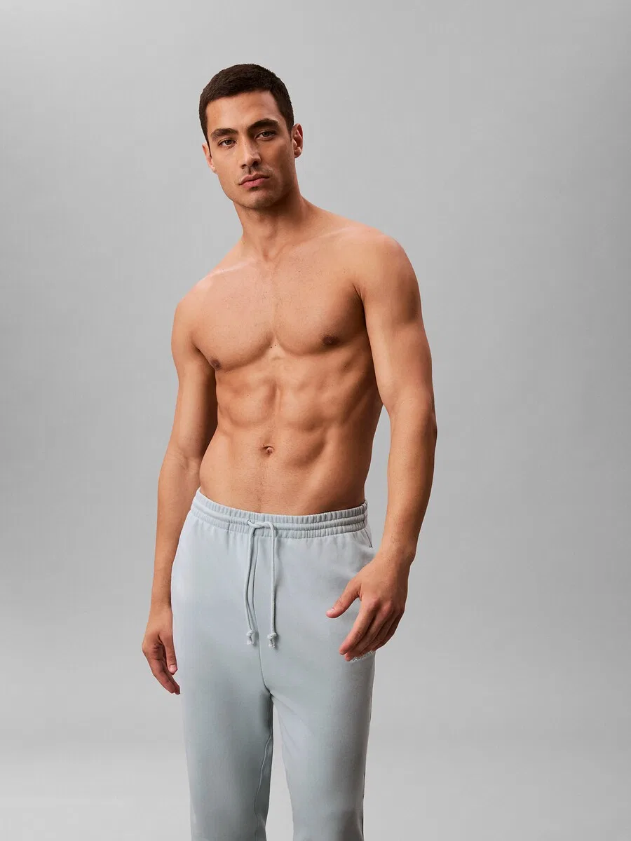 Зауженные брюки Calvin Klein светло-голубого цвета — фото 4