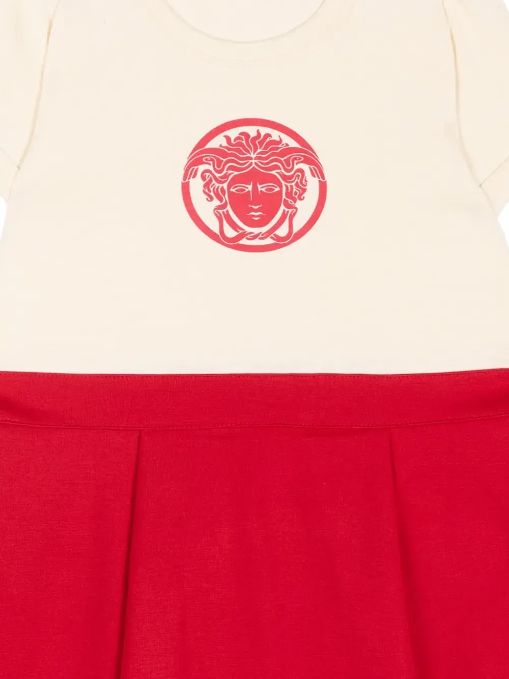 Плиссированное платье Медузы Versace Kids, красный — фото 3