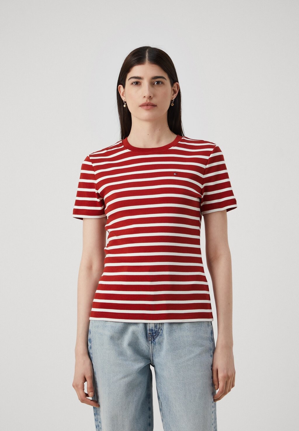 

Принт на футболке New Slim Cody Tommy Hilfiger, бретон/темная магма/экрю