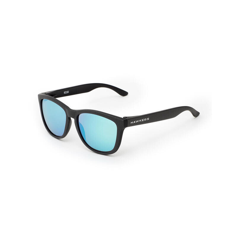 

Солнцезащитные очки для мужчин и женщин ONE CARBON Spotted Blue Chrome HAWKERS, цвет azul
