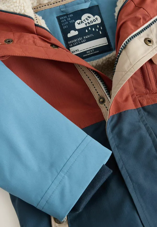 Парка из искусственного меха стандартного кроя Next, Navy Red Colourblock — фото 2