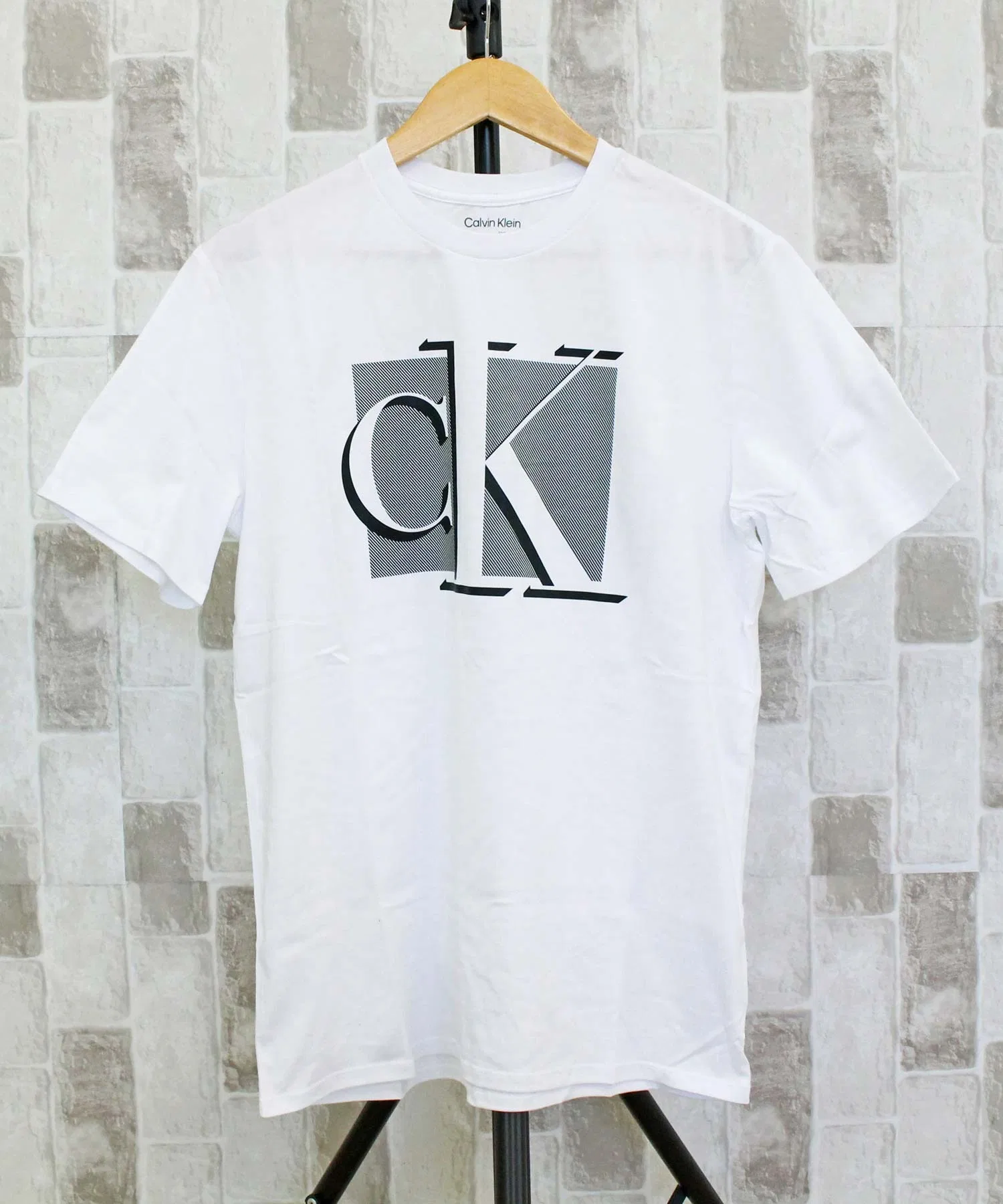 Унисекс футболка Calvin Klein с логотипом