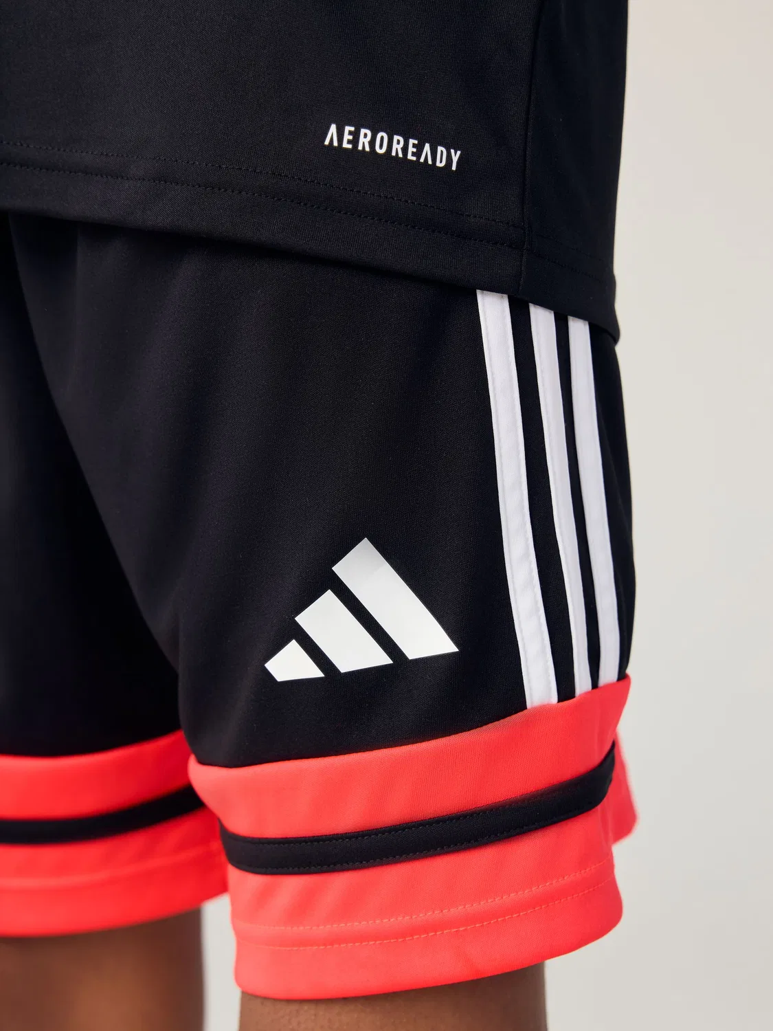 Шорты F50 adidas, черно-красные — фото 4