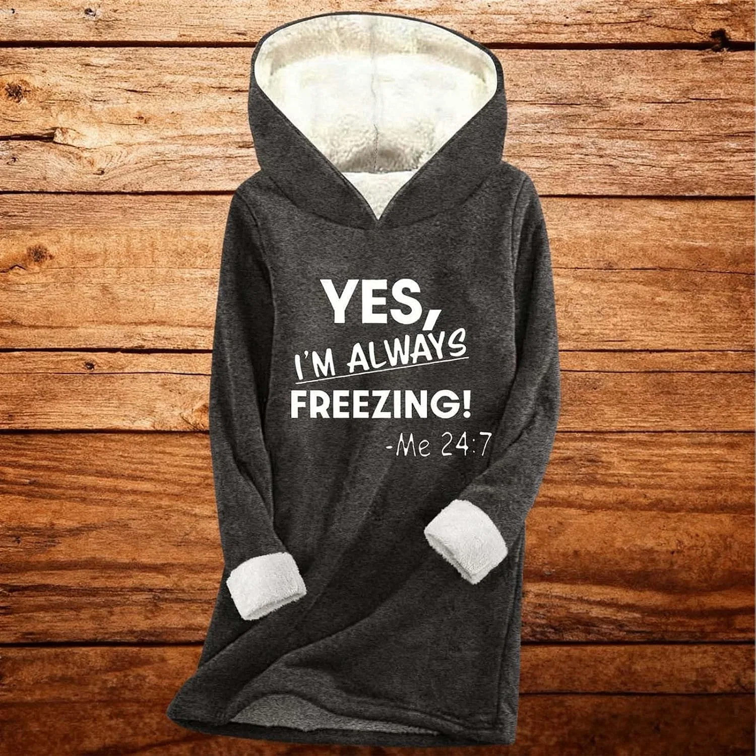 Женский свитшот с капюшоном на флисе с принтом Yes I'm Always Freezing Me 24:7, тёмно-серый — фото 2